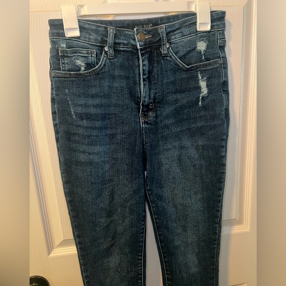 Women's Distressed Judy Blue Jeans Size 11/30 - Picture 2 of 7